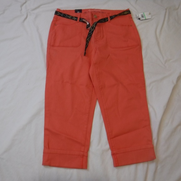 Gloria Vanderbilt Denim - 2/$15 Gloria Vanderbilt Capri 8 Denim Patty Belted